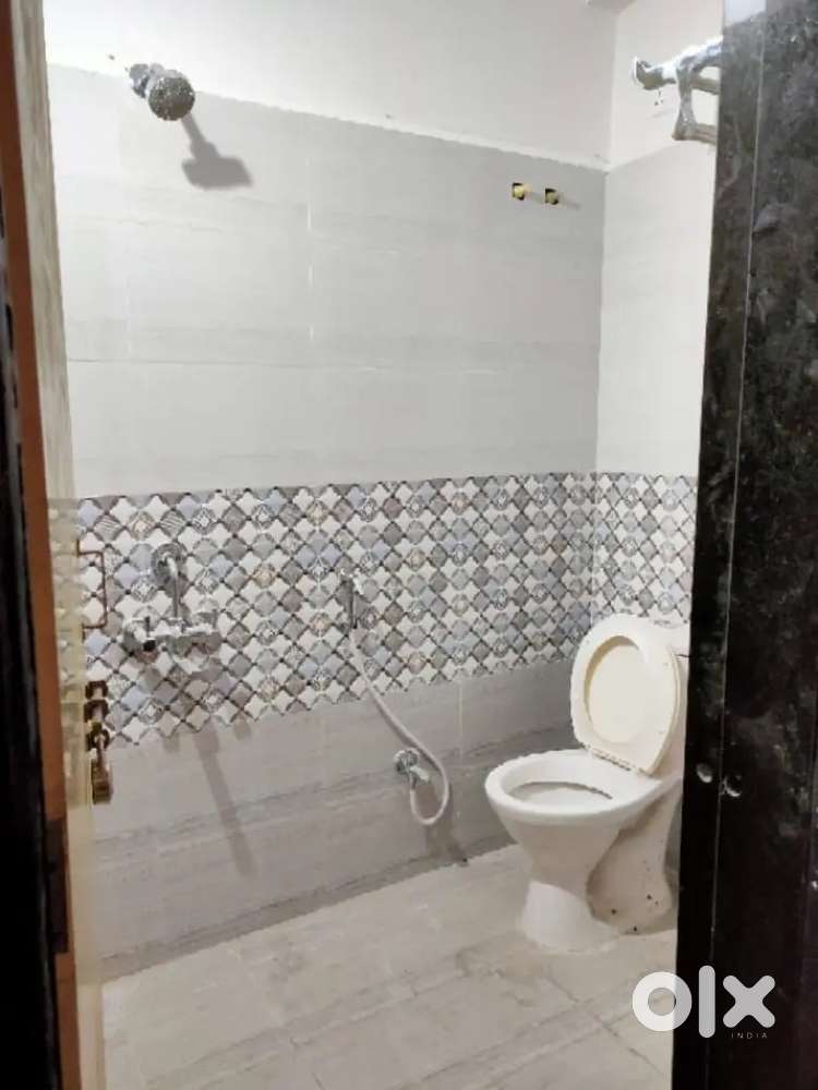 3BHK East-Facing Flat for Rent in Suryaraopet, Vijayawada