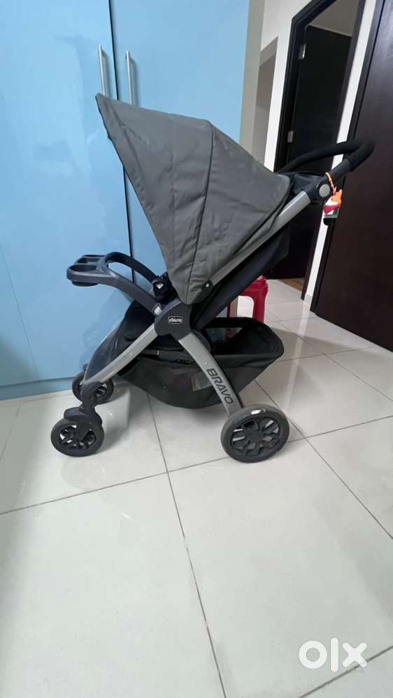 Premium Chicco Baby car seat + stroller
