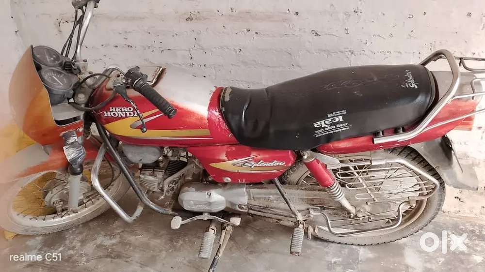 Hero hunda bike bahut hi achhe condition mei hai