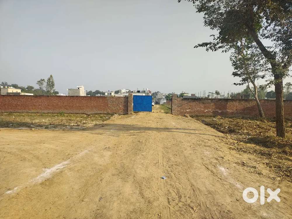 नैनीताल रोड पे इज्जत नगर रोड पर एयरफोर्स गेट के पास आबादी में प्लाट्स