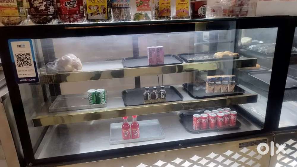 Display refrigerator