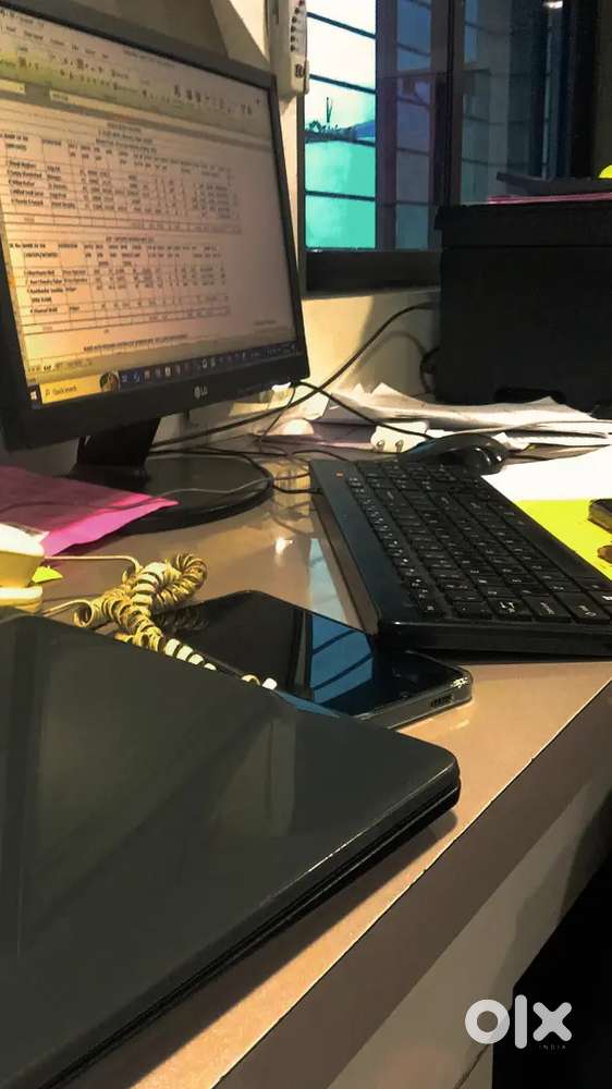 Customer relationship assistant and collection