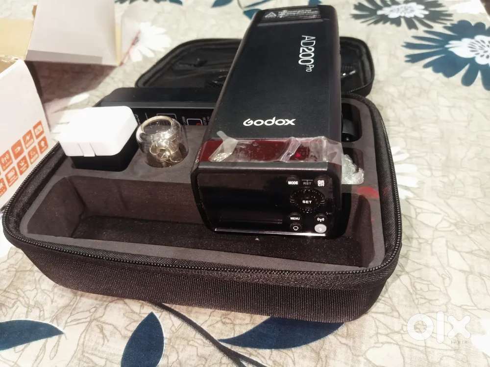 Godox AD200 pro New condition