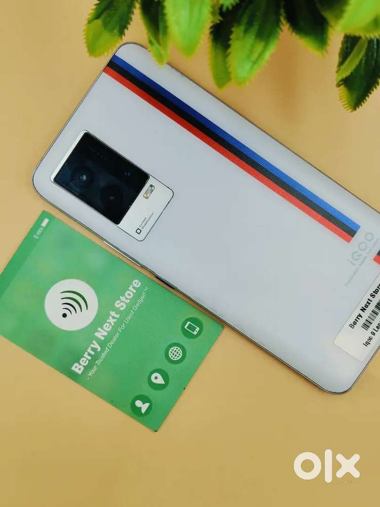 IQOO 9 LEGEND 5G 12/256GB STORAGE - ABSOLUTELY FLAWLESS CONDITION.