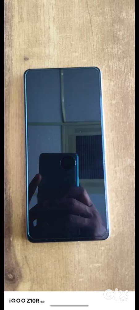 iQOO 11 8GB RAM 256 ROM
