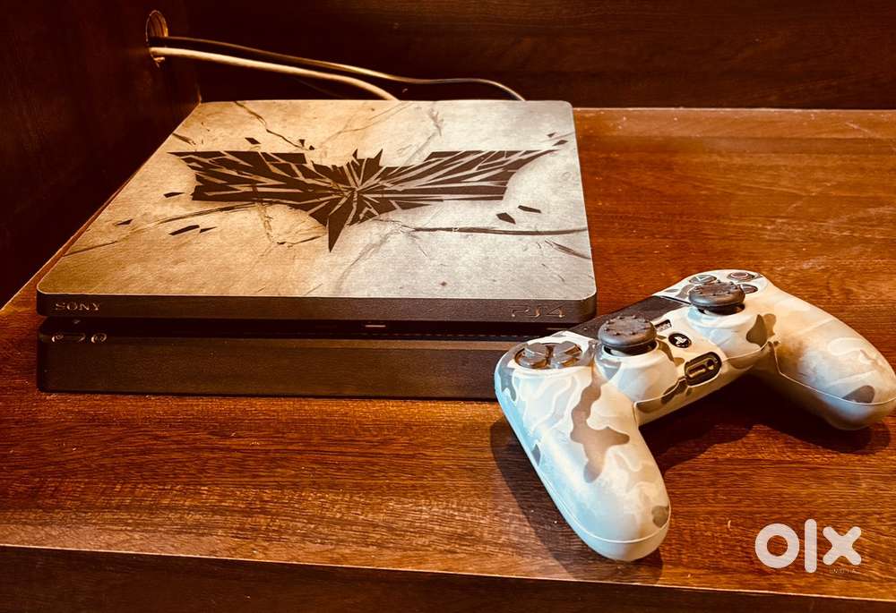 PS4 Slim 500GB Storage