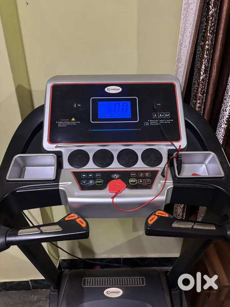 Treadmill of Arrow Fitness