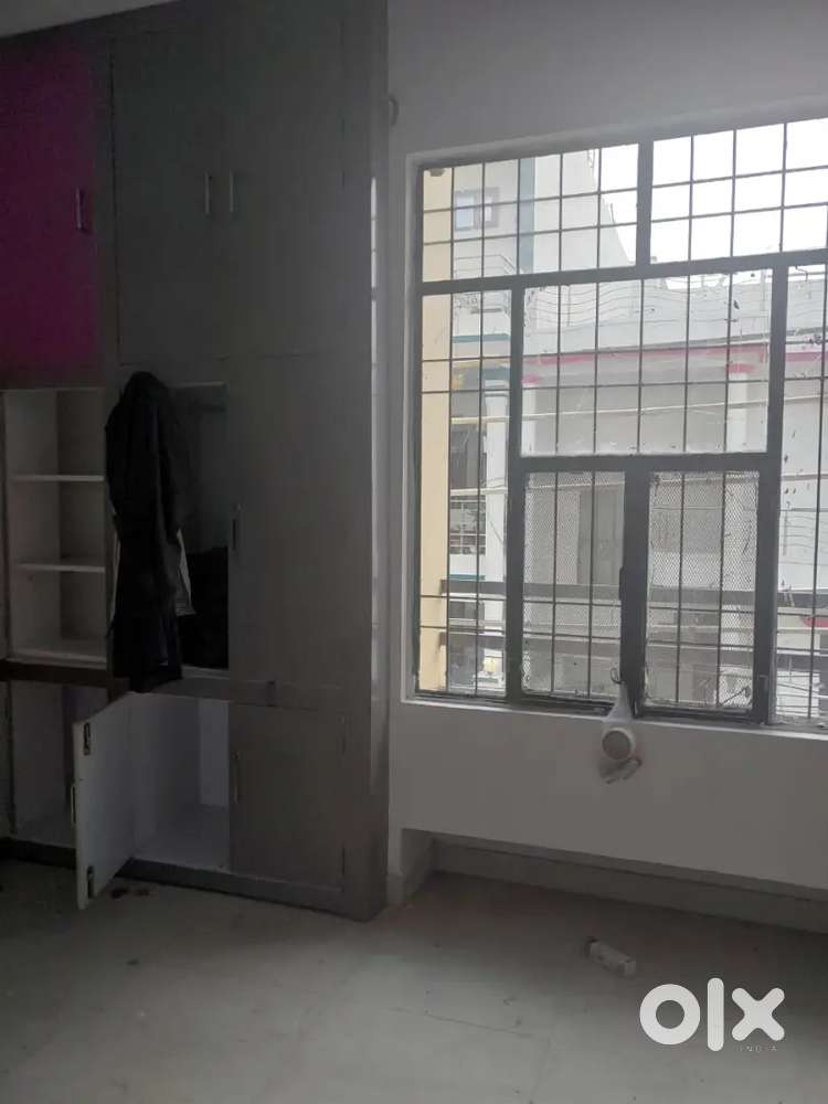 3bhk semi furnish independent vijyant khand near kathauta chauraha Lko