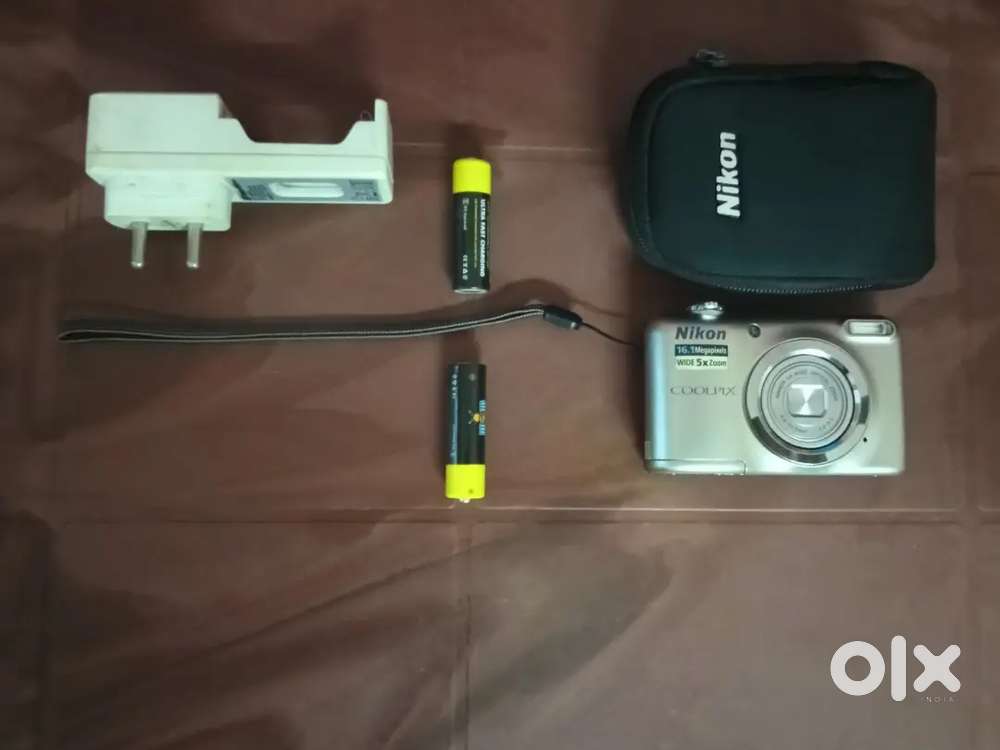 Nikon COOLPIX A10 16.1MP Digital Camera - Silver