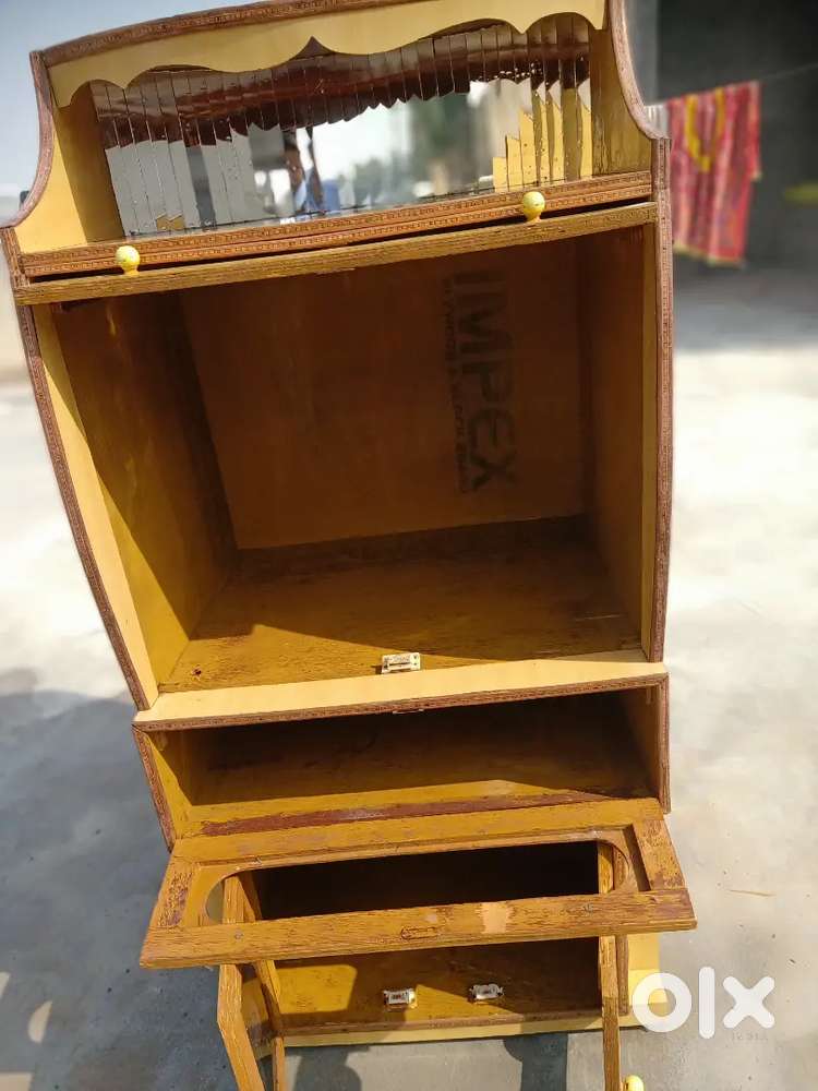 Tv stand / computer stand