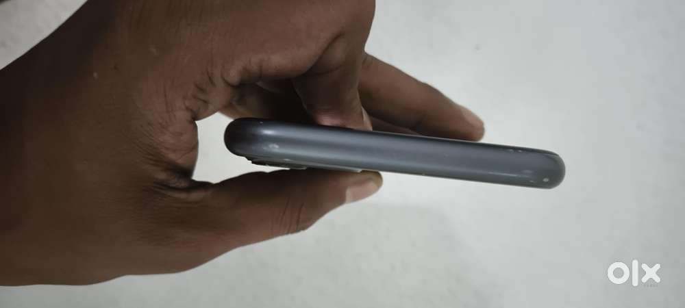 I phone 11 04/64 black