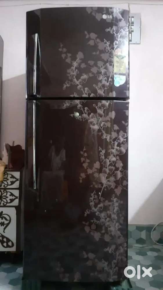 LG Fridge Four star 240 litres in built stabilizer