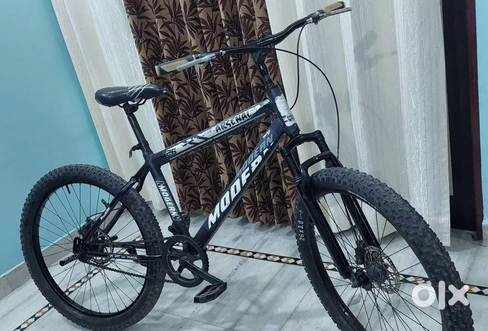 Black colour full size cycle   26×3.0 inch fat tyre.  Best condition