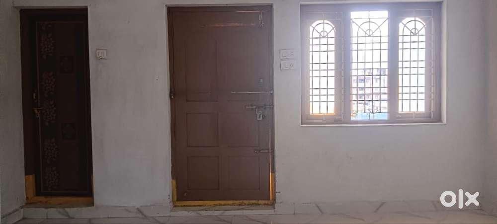 Premium commercial hall on rent