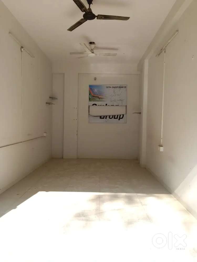 दुकान किराए से देना है। ऑफिस एवं ऑफिशियल कामों के लिए