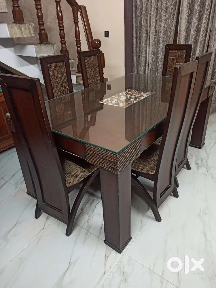 6 Seater Wooden Dinning Table