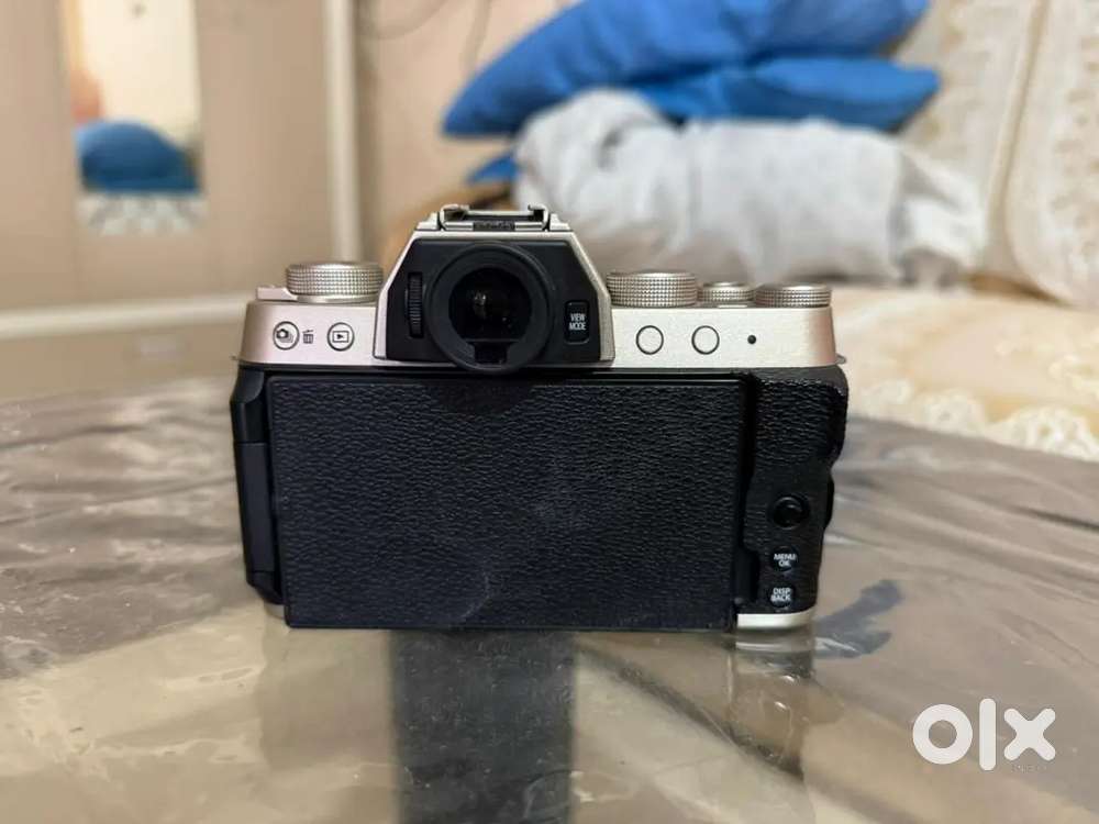 Fujifilm X-T200 Mirrorless Camera + XC 15-45mm Lens_Camera Bag