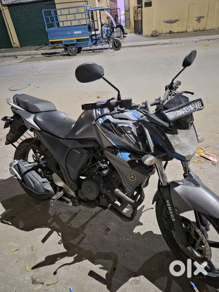 Yamaha FZS blue grey 2018