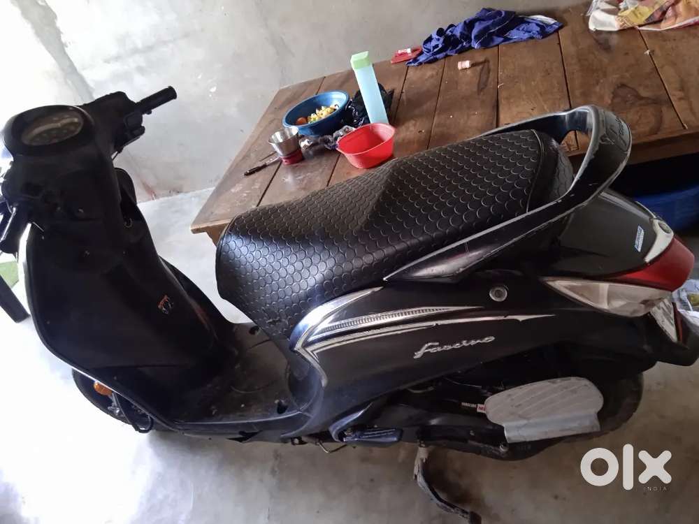 Scooty selling
