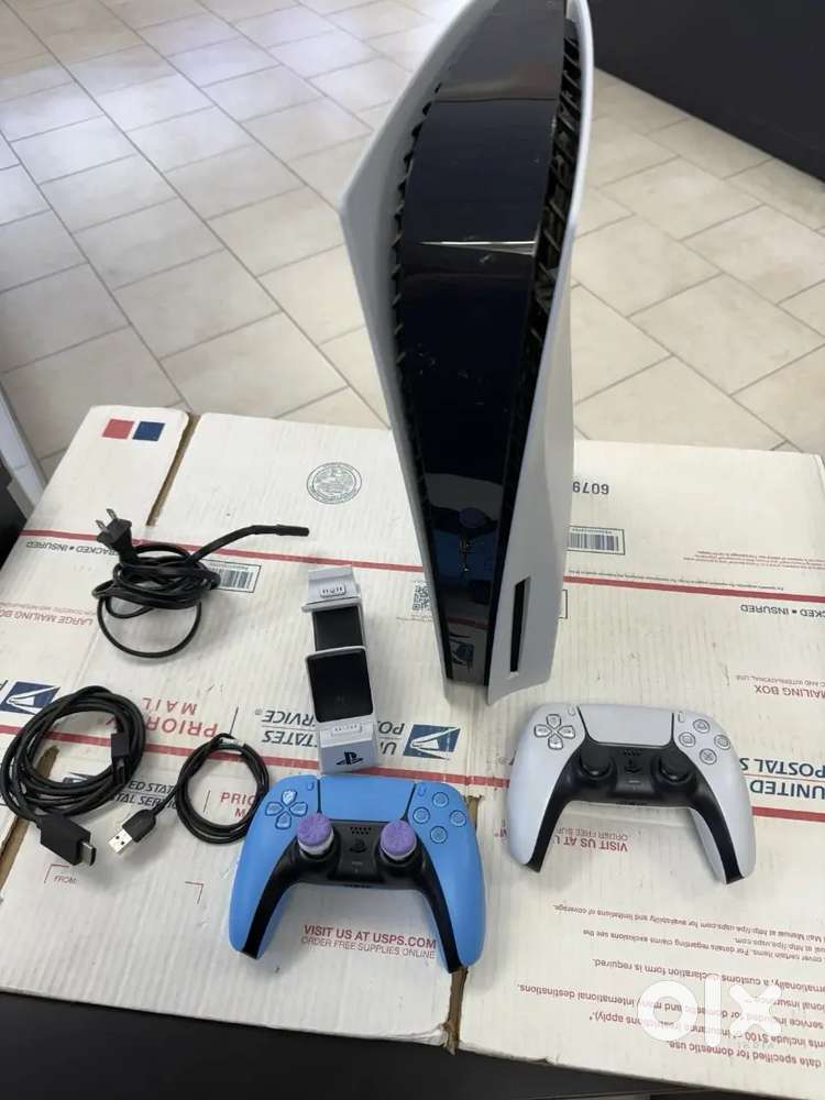 Sony PlayStation 5 Disc Edition PS5 825GB Console CFI-1215A BUNDLE 2X