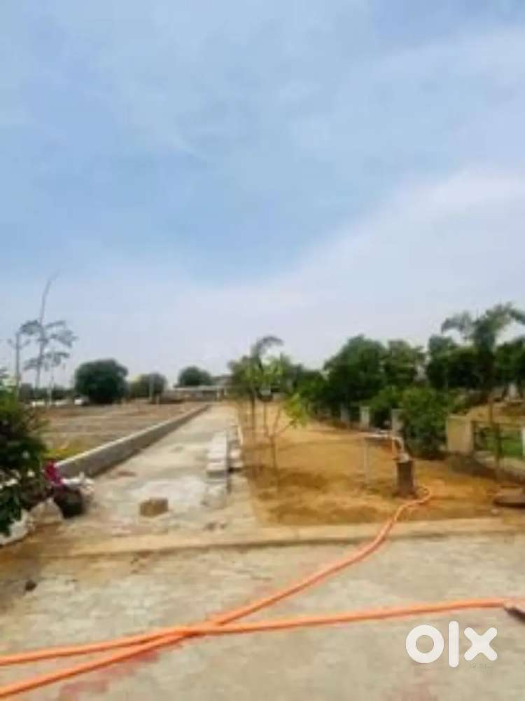 पुलिस मुख्यालय से 6 किलोमीटर दूरी पर प्लाट ले