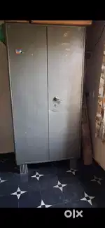 Metal beeruva (wardrobe)