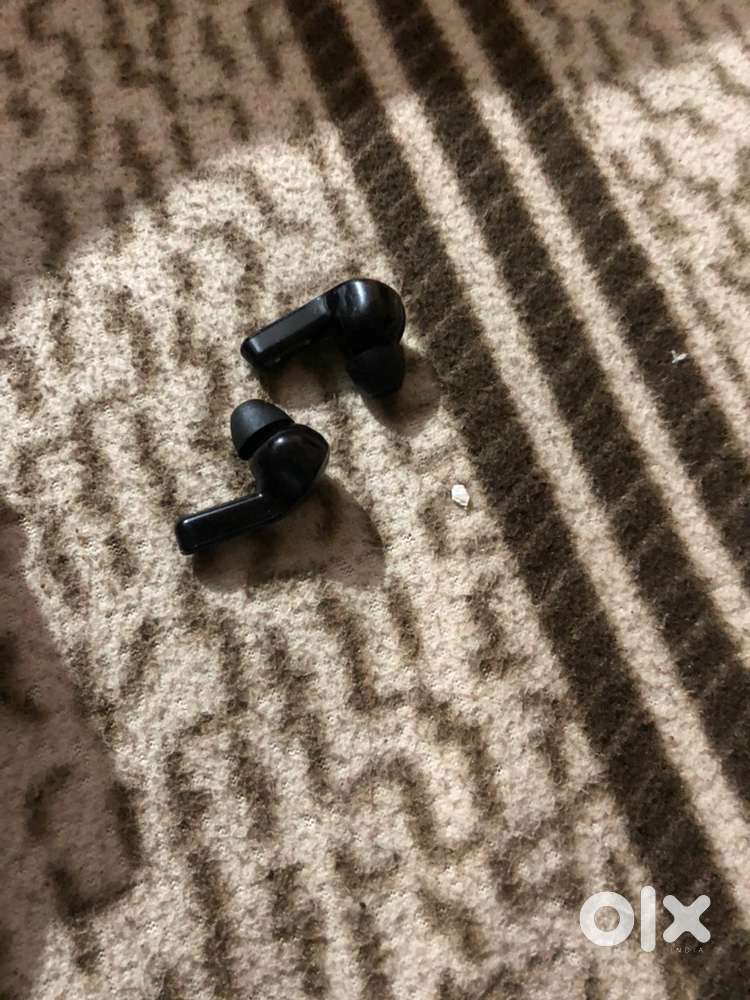 Headphones airports