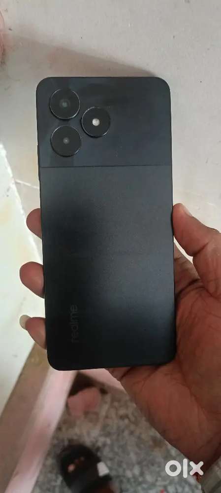 1 year old. 
Touch display crack hai
