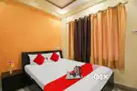 6 room Full Furnished Running guest Houses Location Chinar park