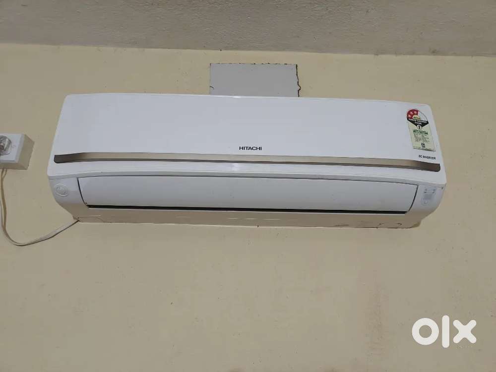 Hitachi 1.5 ton 1.5 years old