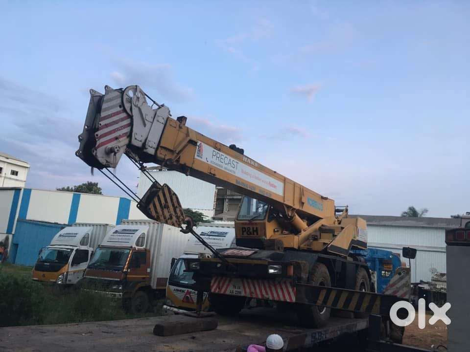 Mobile truck Crane Kobelco P&H 40 Ton Rough Terrain Crane