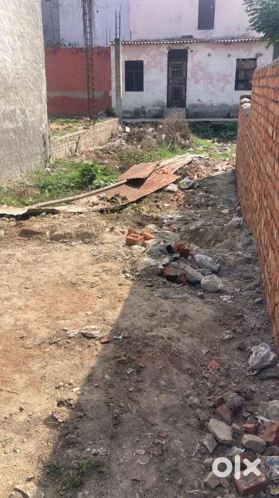 This 52.5-yard plot is located in Z Block, New Roshan Pura Extension,