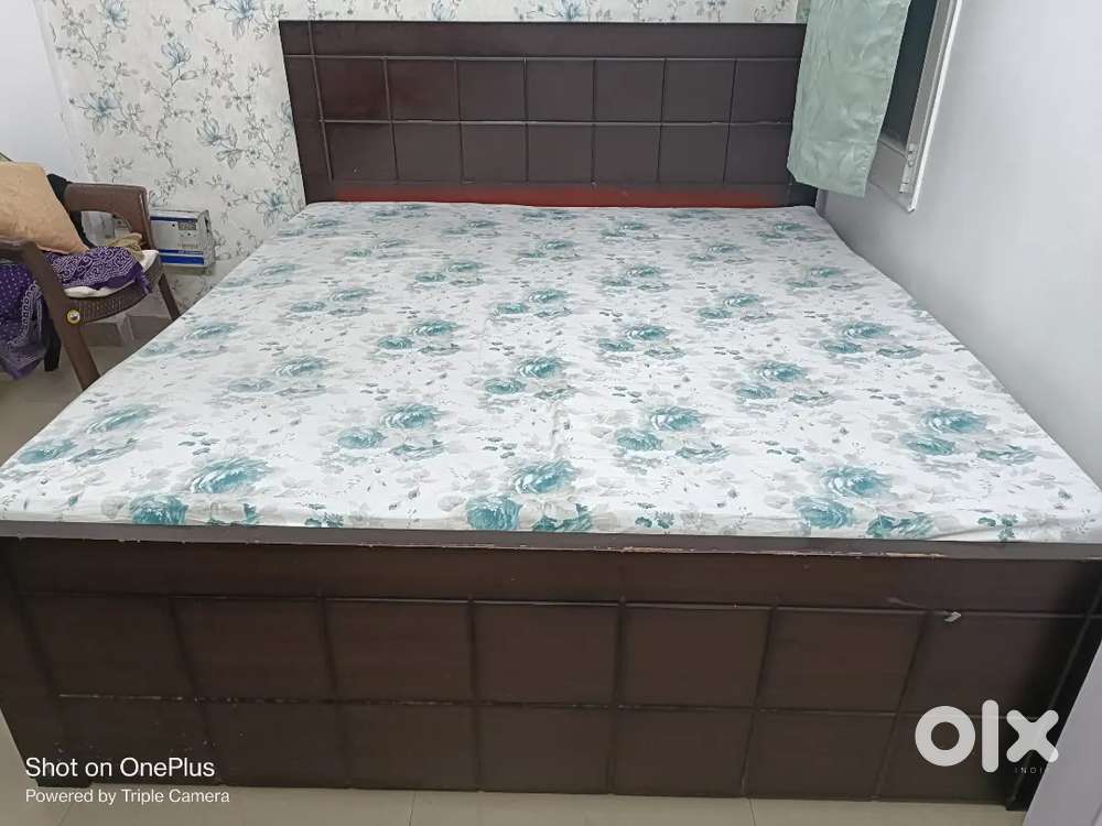 Double king size bed without mattress (gadde)