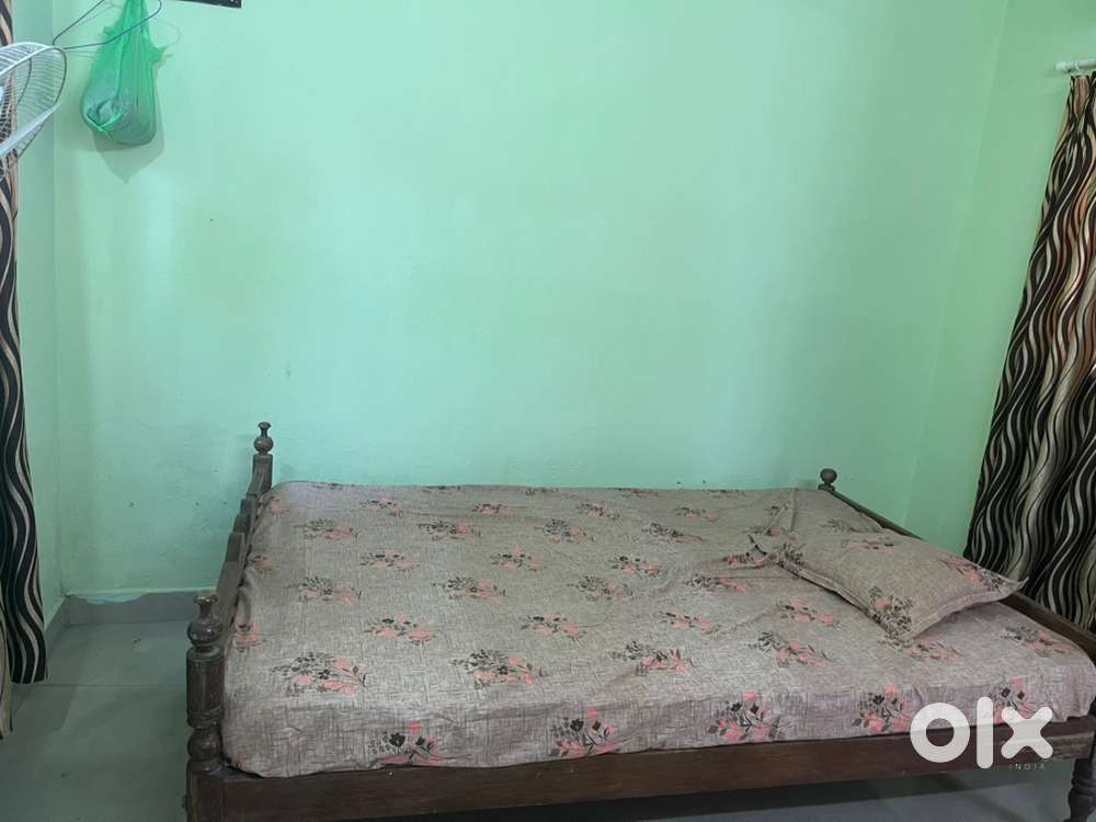 A/c studio house kakkanad n g o for rent