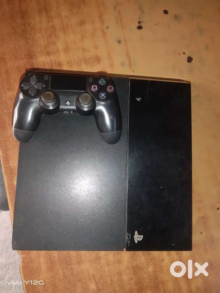 PlayStation 4.  PS4      20000