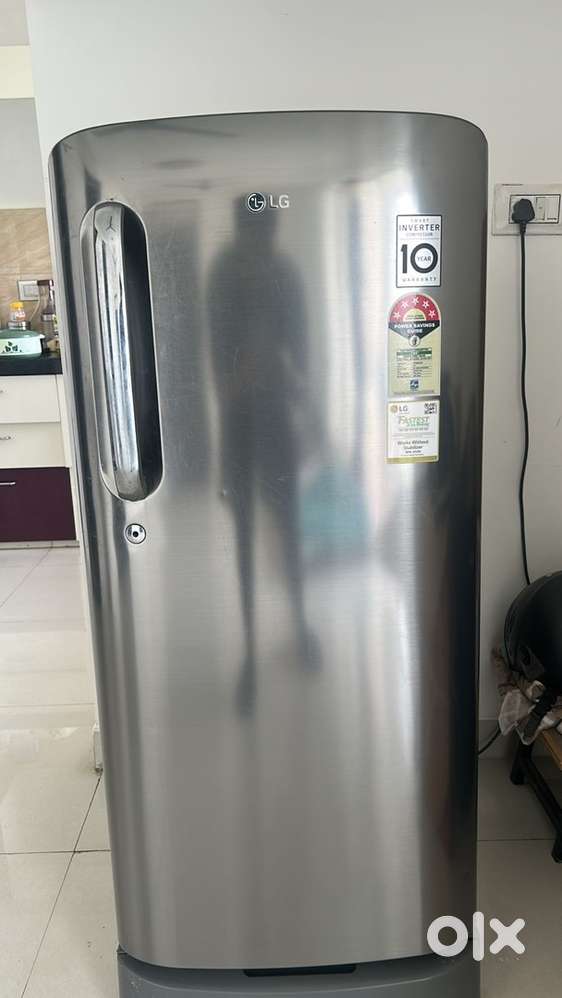 LG frifge in very good condition 160 litre