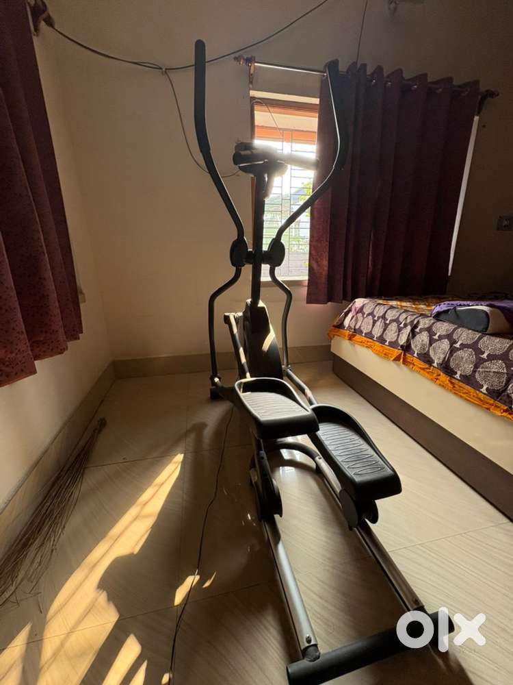 Almost New Cross Trainer for Sale -2022  Music System Excellent Cond