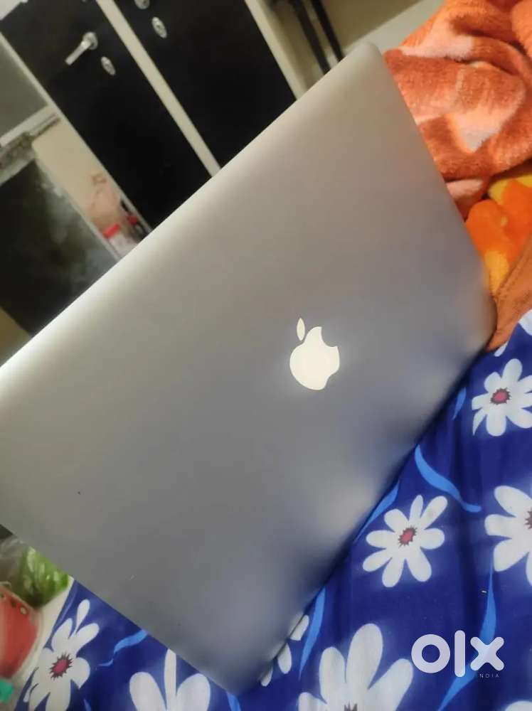 Apple macbook pro 2013-14, 10 th gen i7,8Gb-256Gb