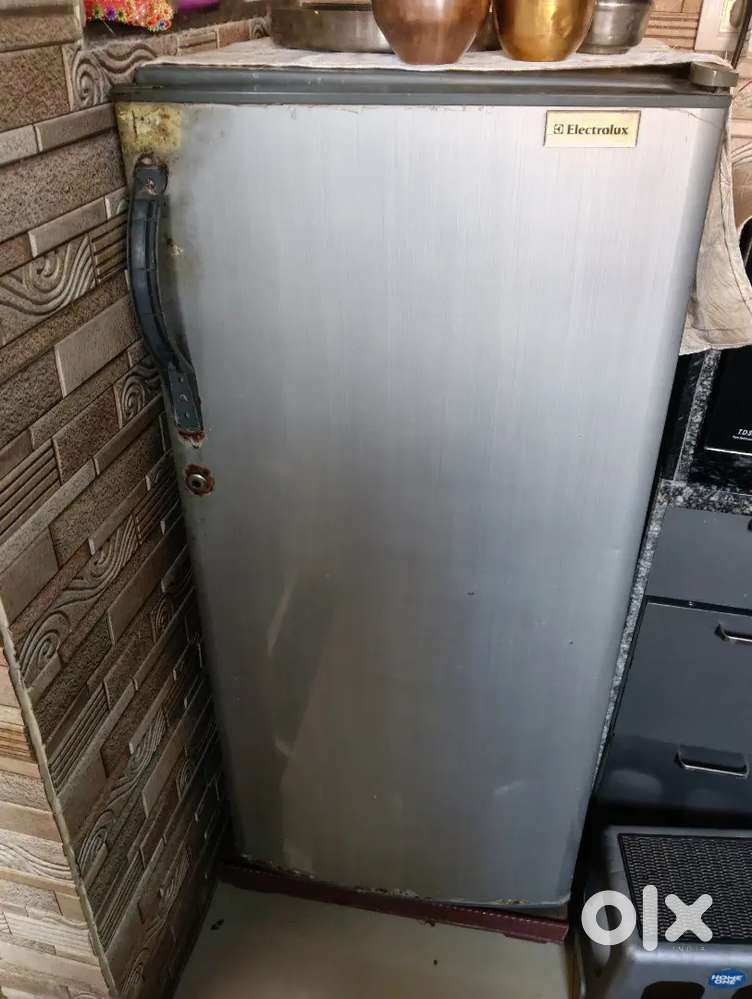 Electrolux Fridge 165 ltrs in a good condition