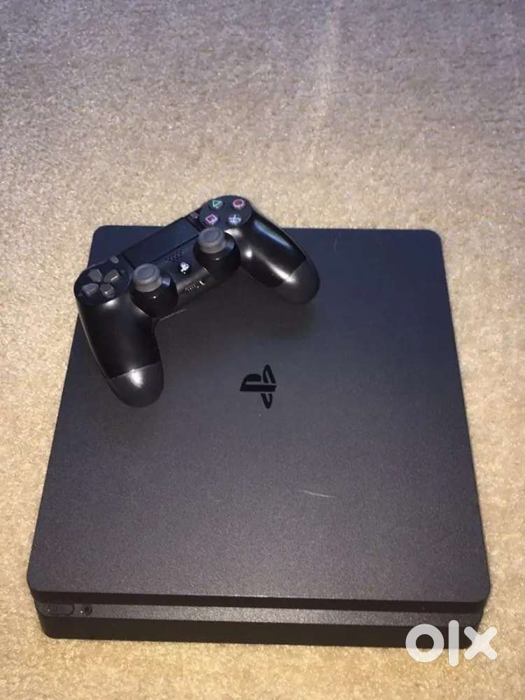 PlayStation 4 slim new condition