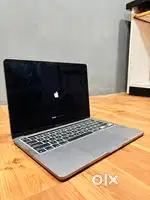 Apple macbook pro intel Core i5 touch bar (2020)