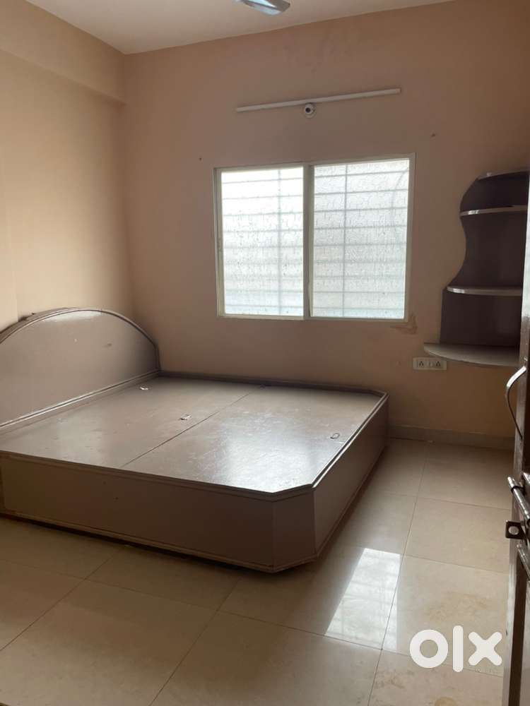 Very good location near geeta bhavan mandir 2bhk furnished