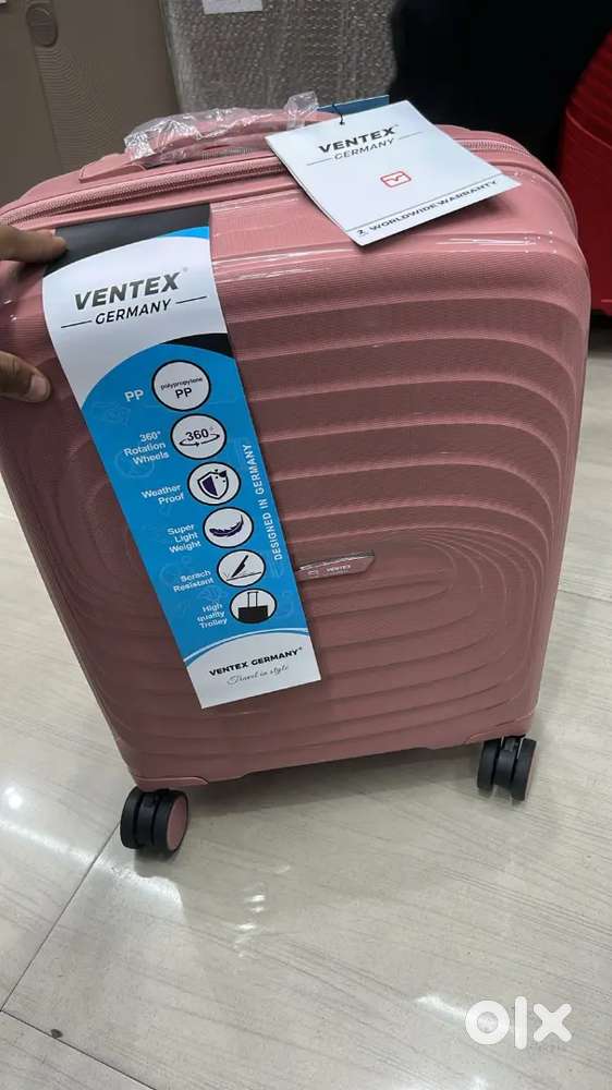 Salesgirl  bag shop&footweaer