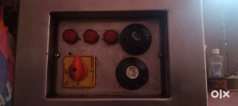 L&T Stainless Steel Commercial Electric Pizza Oven – Good Condition