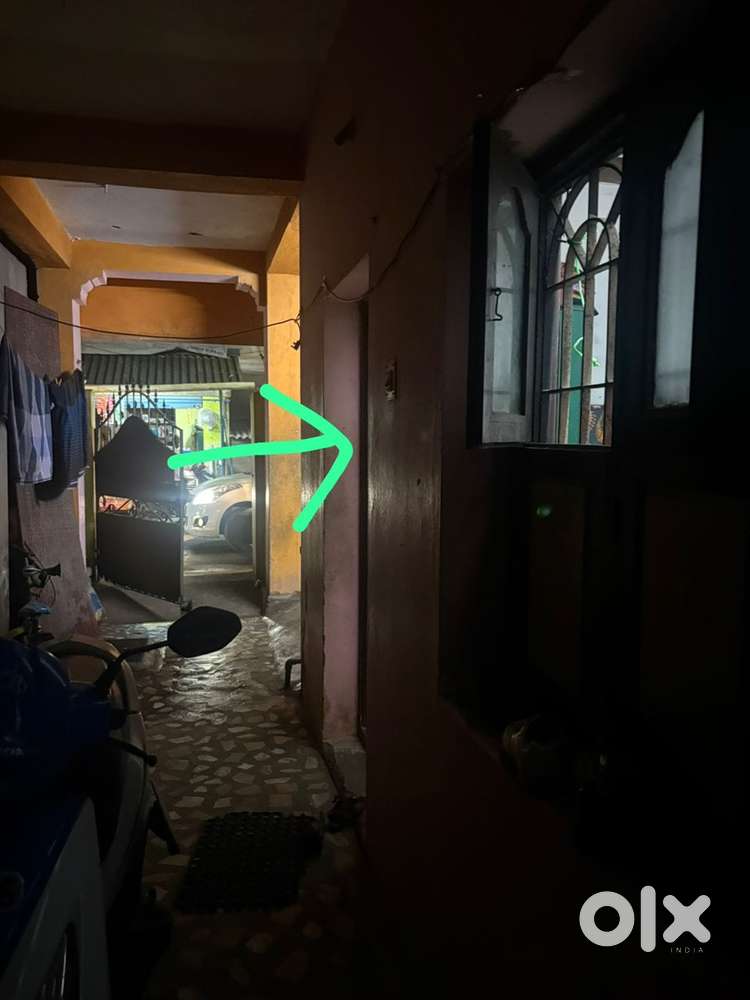 Immediate person who can join with us for room sharing