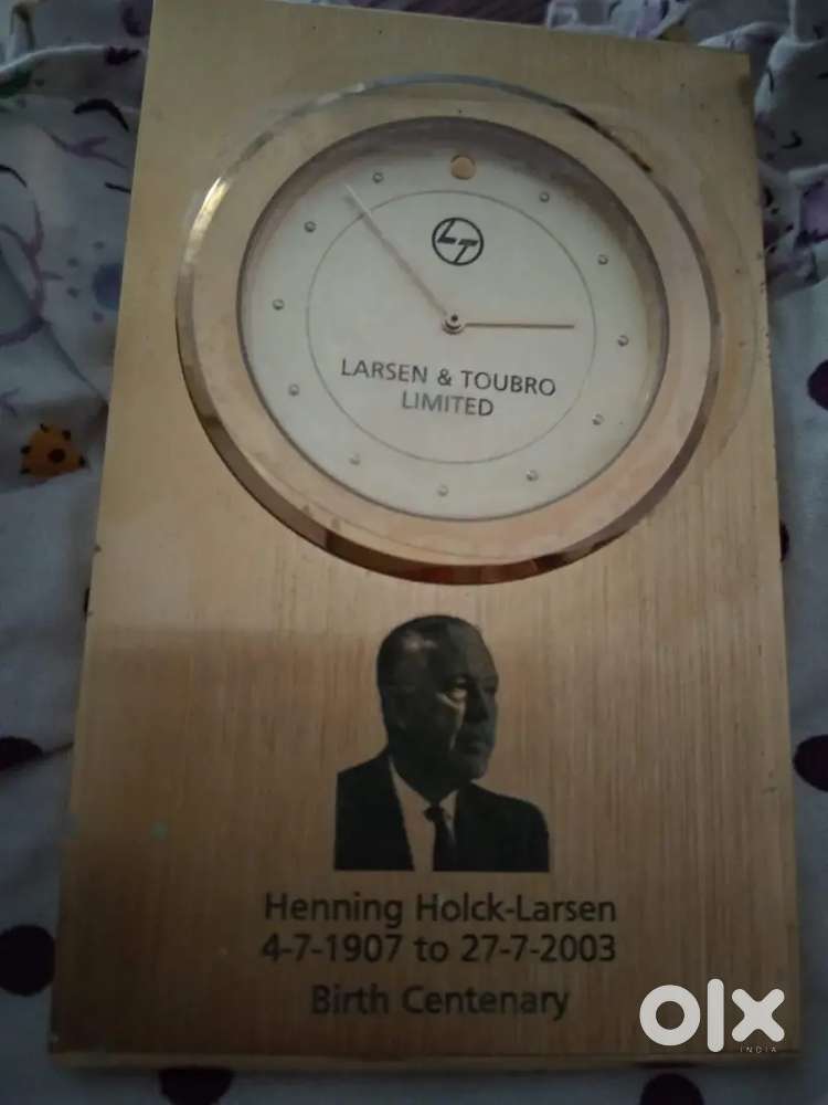Table Clock Momento from L&T Company made by Titan