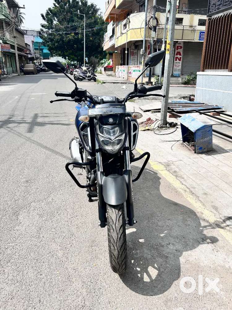 Yamaha fzsv3 single owner