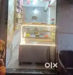 Cake counter in great condition at low price