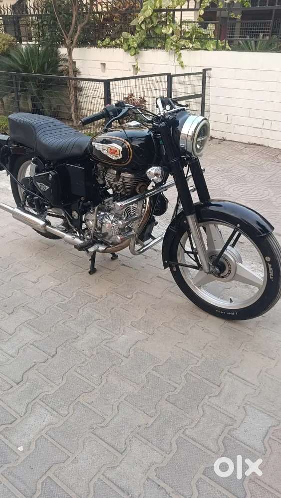 Bullet standard showroom condition very nice bike