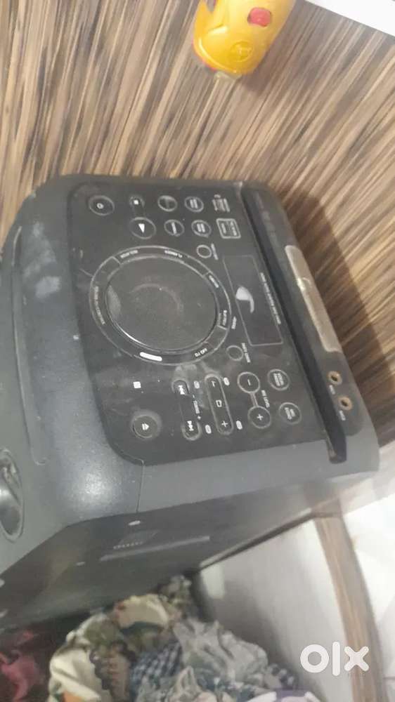 Sony home music system mhc-v44d in 17000 rs only